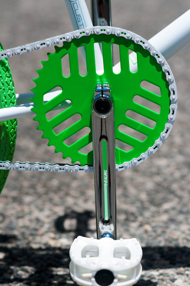 1986 Healing Freestyler, Redline Flight Cranks with custom Healing decals and VP-767 pedals